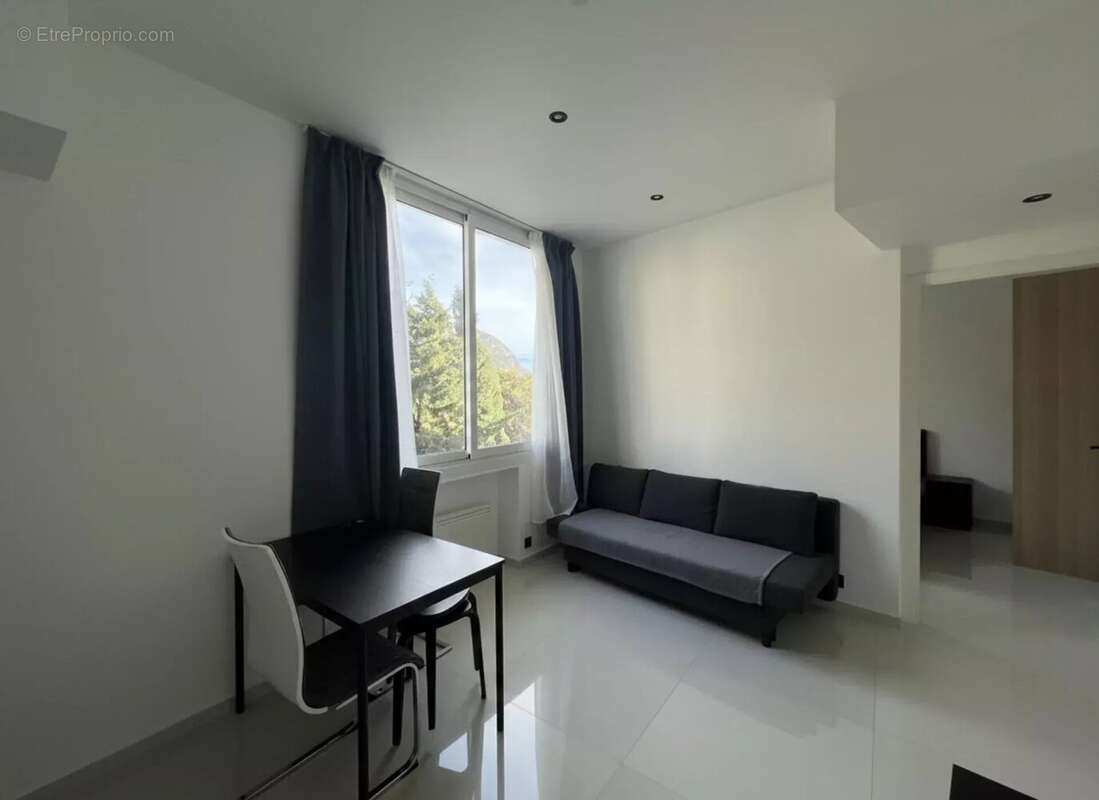 Appartement à EZE