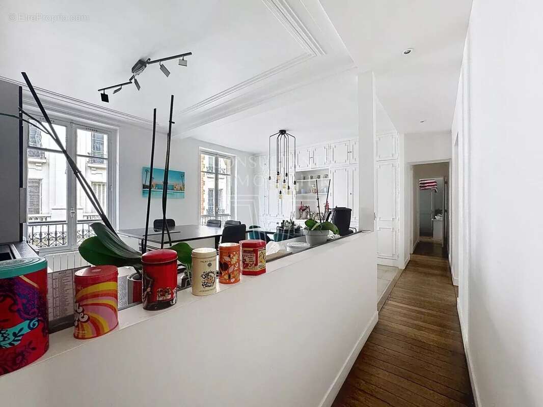 Appartement à PARIS-16E