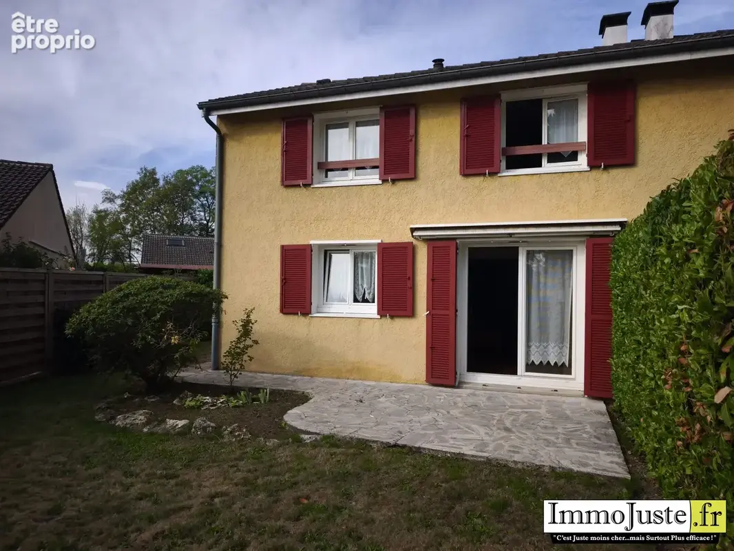 Photo Maison à Les Essarts-Le-Roi au prix de 345 000€