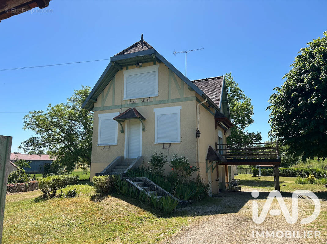 Photo 1 - Maison à NOYERS