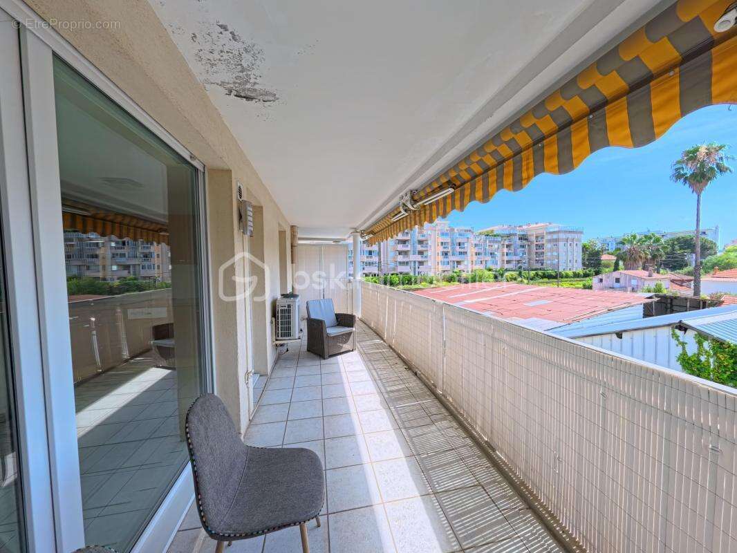 Appartement à VALLAURIS