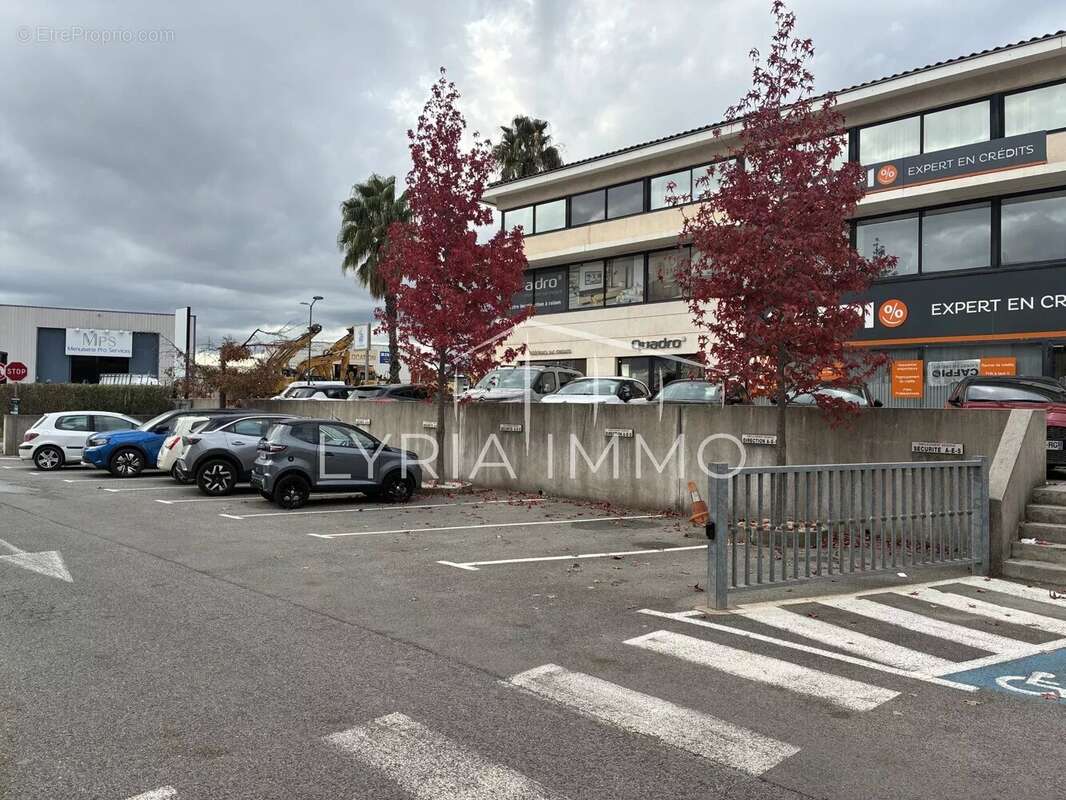 Commerce à PUGET-SUR-ARGENS
