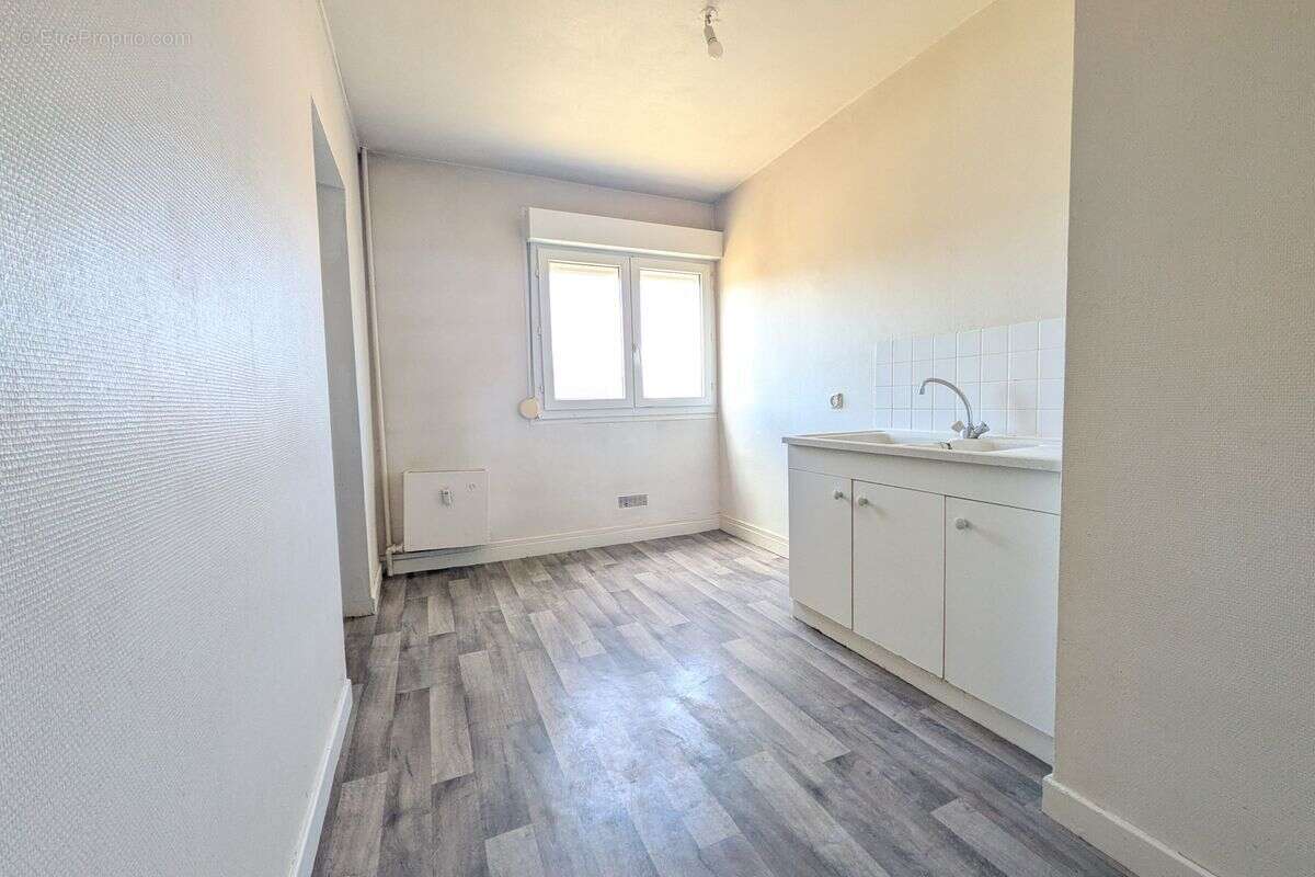 A vendre – pont sur seine - 10 rue de chapon - etage 1 porte n 12 - photo 2