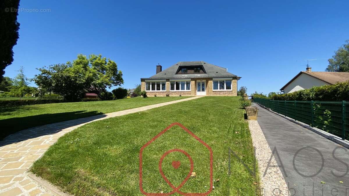 Maison à PRIX-LES-MEZIERES