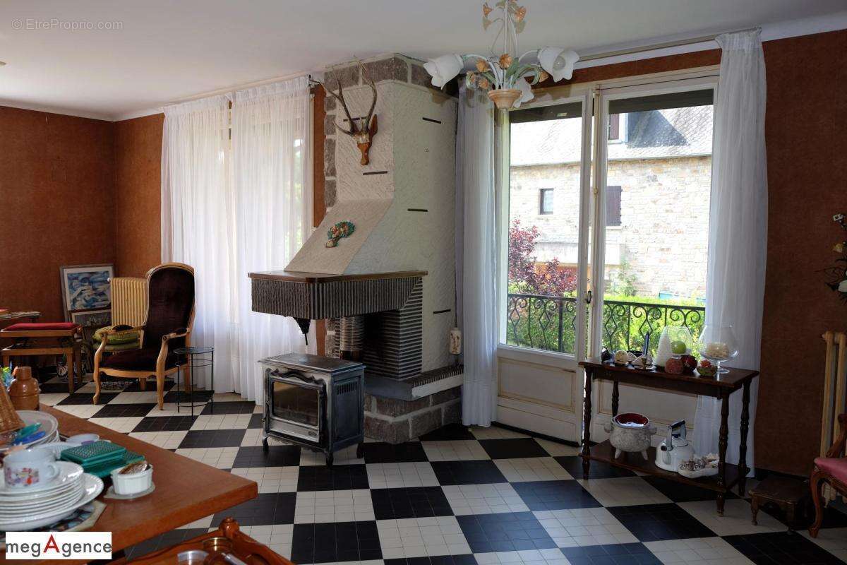 Maison à NAVES