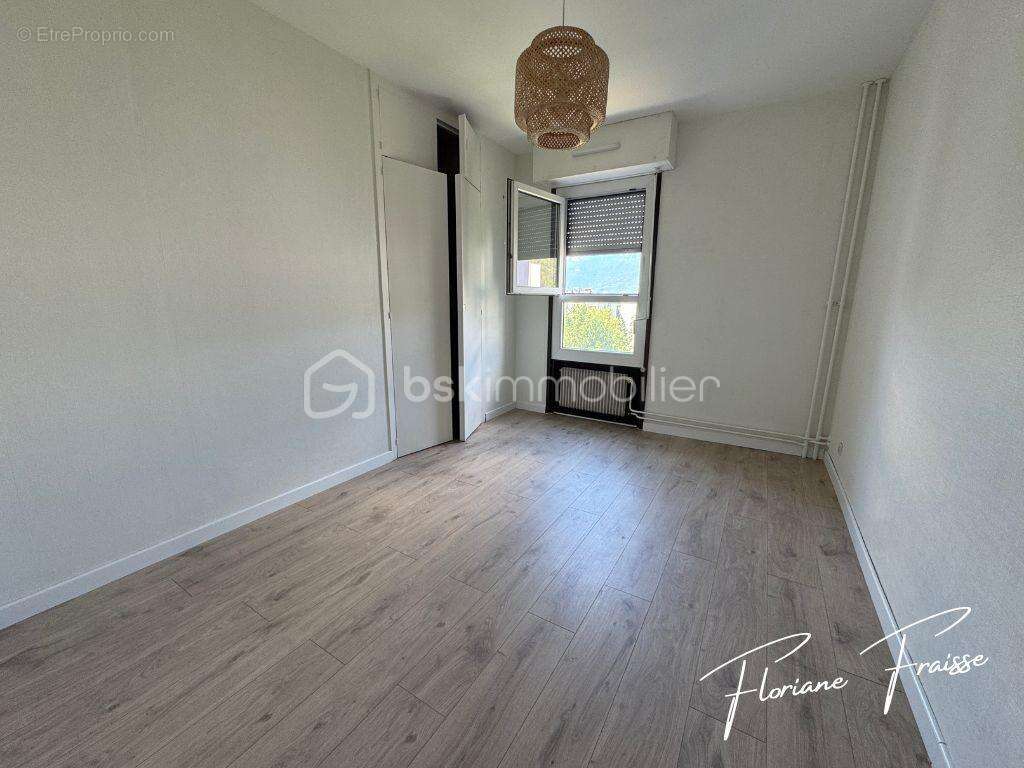 Appartement à MEYLAN
