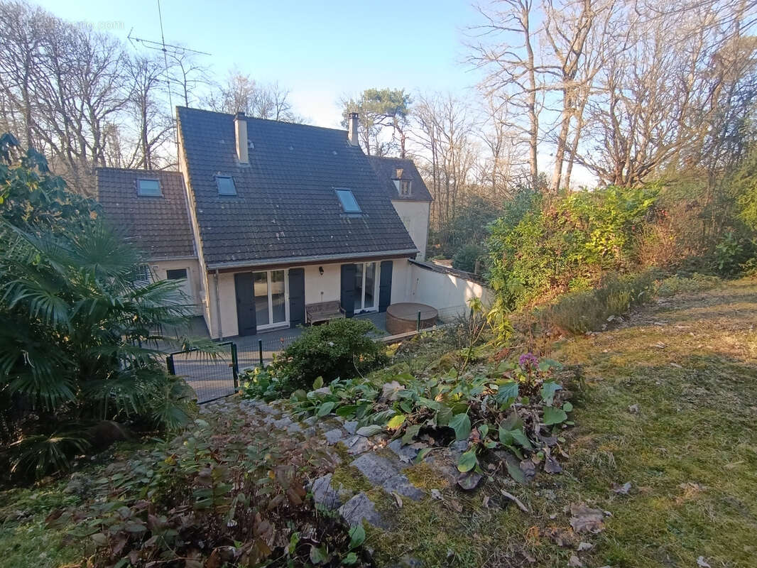 Maison à BURES-SUR-YVETTE