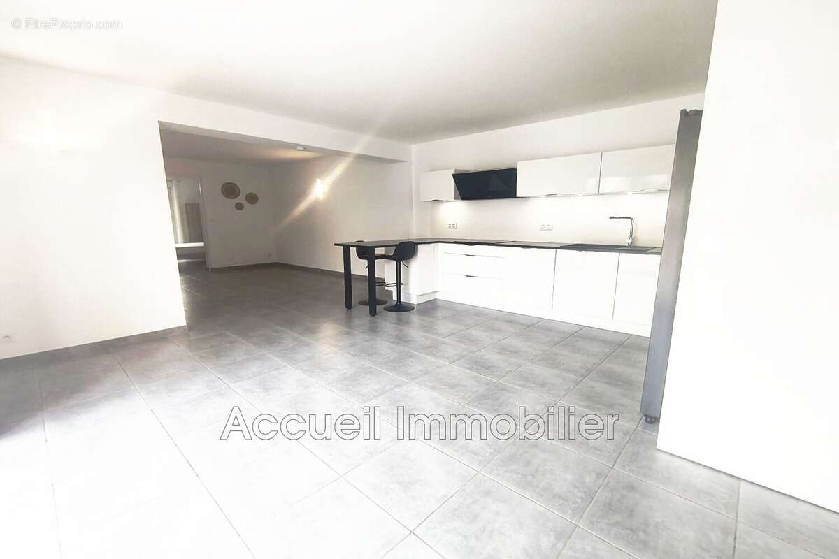 Appartement 66 m² à Le Grau-Du-Roi  - photo 2