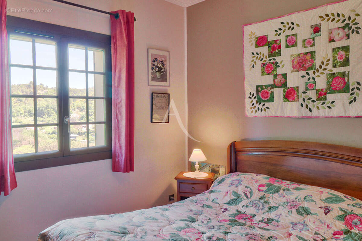 Maison à ESPARRON-DE-VERDON