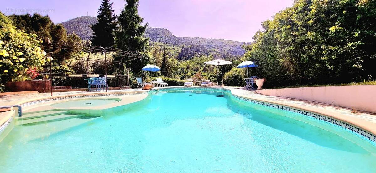 Maison à TOURRETTE-LEVENS