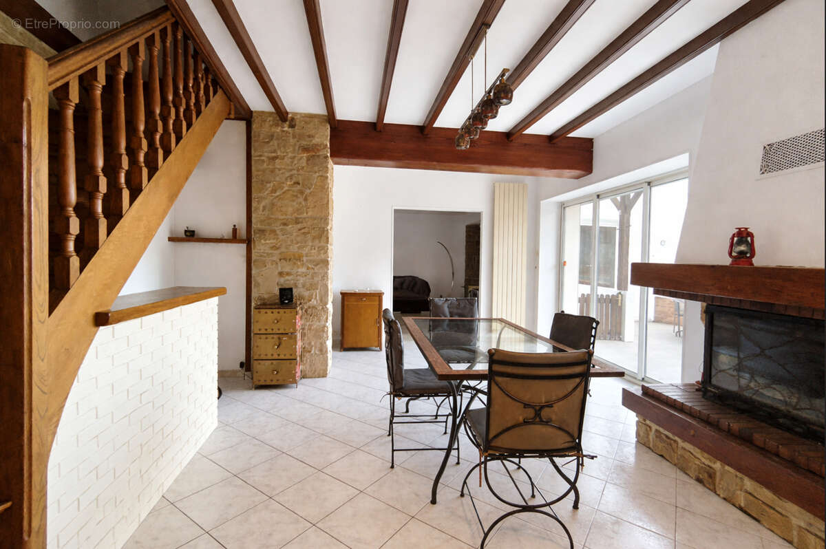 Maison à BURIE
