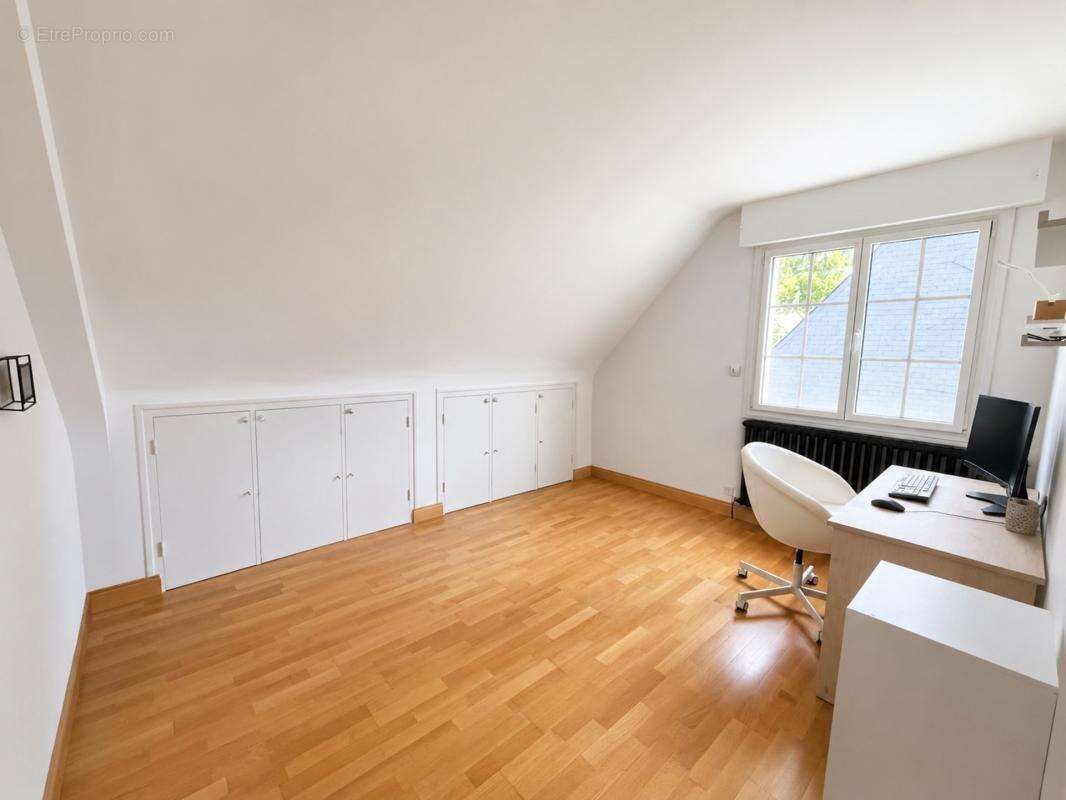 Saint-Avé – Quartier des Trois Rois – Maison familiale rénovée de 145 m² – 5 chambres – Terrain de 790 m² - photo 10