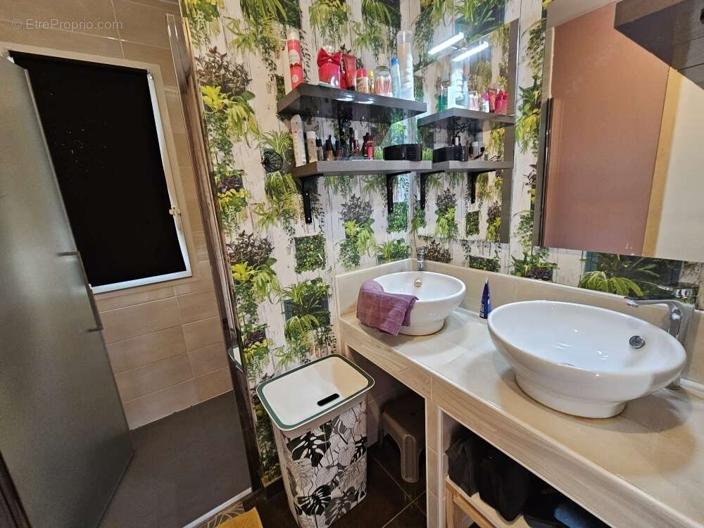 Appartement à SAINT-PIERRE-DE-FURSAC