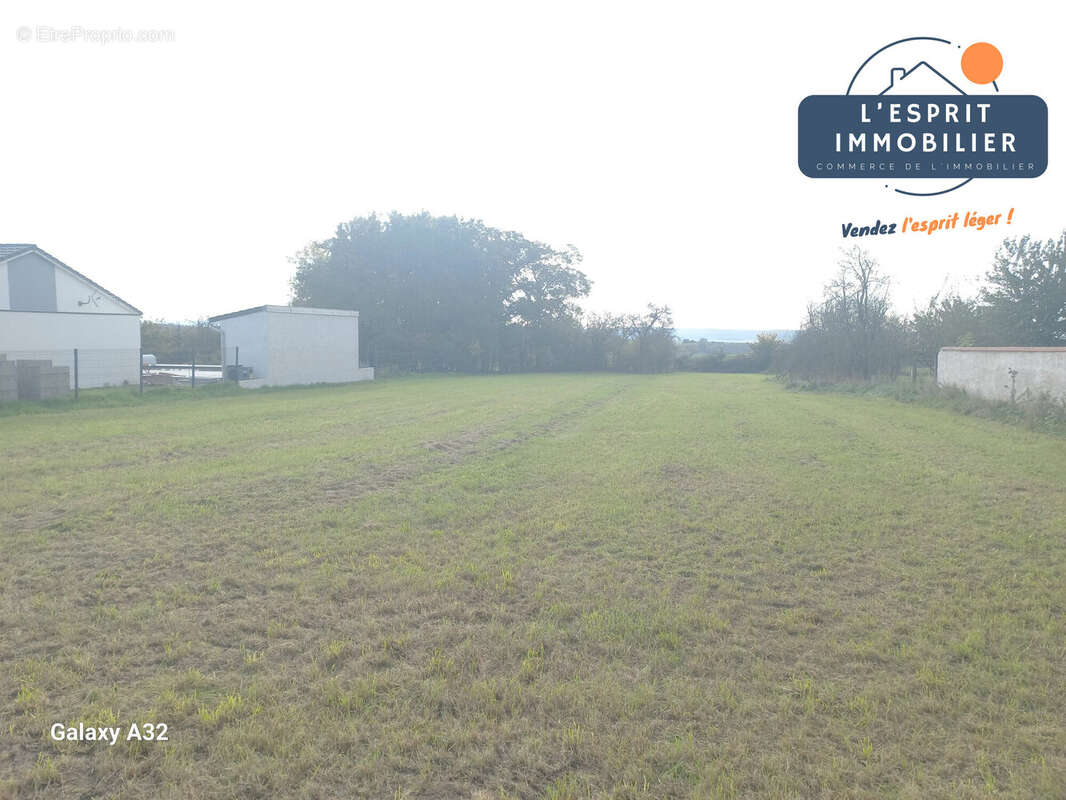 Terrain à ALAINCOURT-LA-COTE