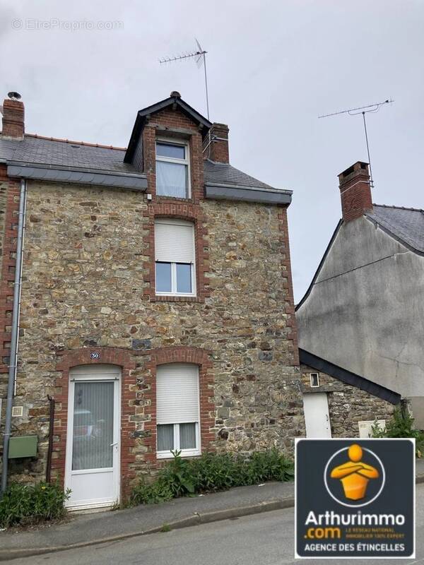 Maison à MARTIGNE-FERCHAUD