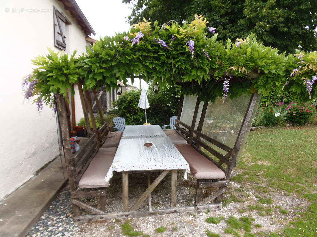 Maison à SAINT-DIZANT-DU-GUA