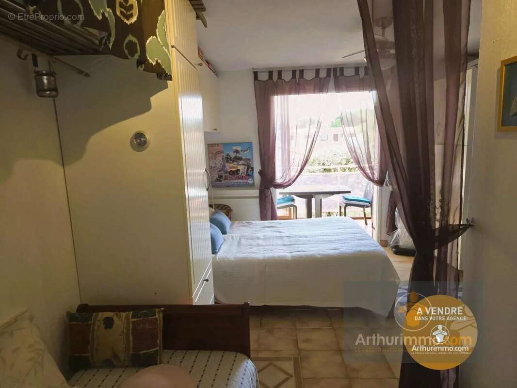 Appartement à BORMES-LES-MIMOSAS