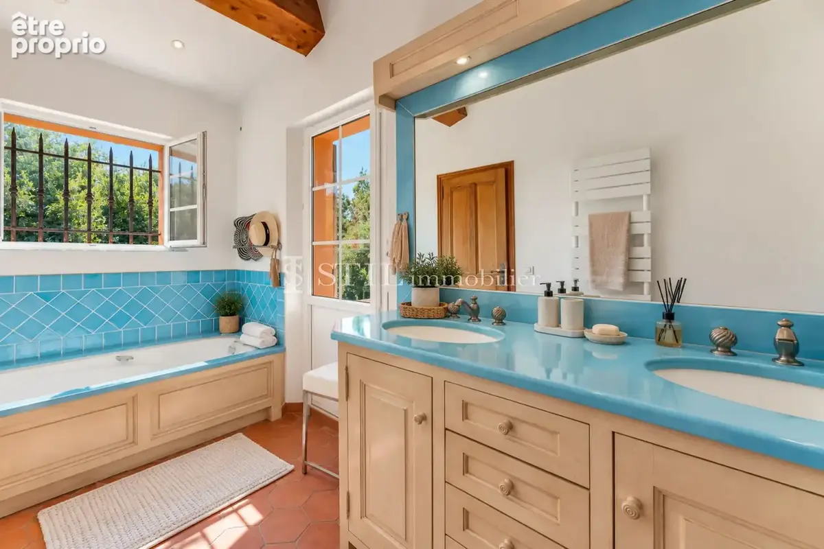 Maison 5 pièces 260 m² à vendre à Plan-De-La-Tour (83120) - photo 9