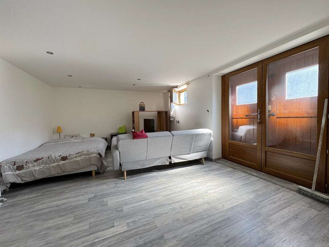 Maison à SAINT-JULIEN-MONT-DENIS