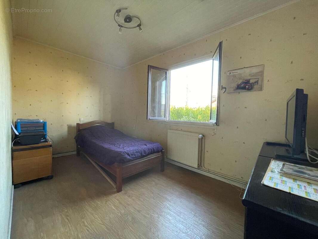   - Maison à VAULX-EN-VELIN