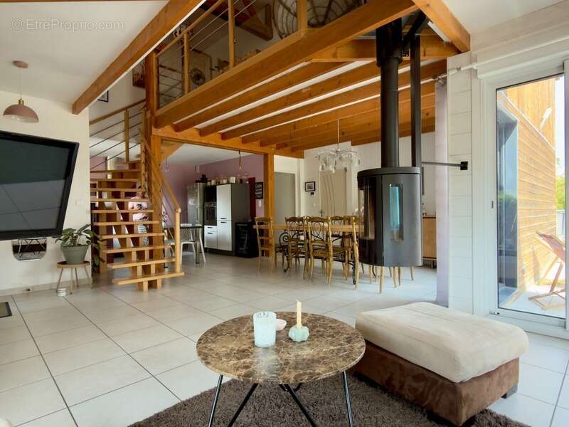 ALLONNES, Maison de 137m² 4 chambres avec vie de plain-pied sur terrain arboré de 1110m² - photo 5