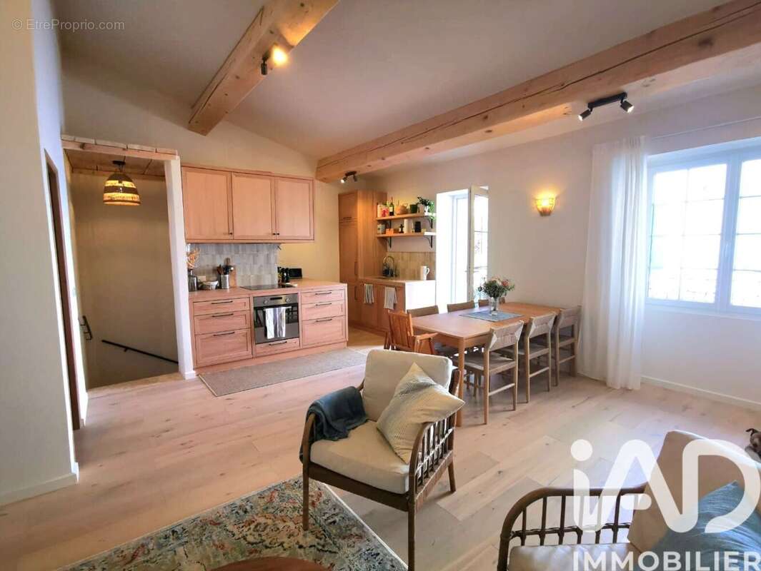 Photo 2 - Maison à LA GARDE-FREINET