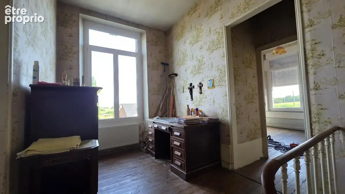 Maison bourgeoise à rénover avec de grandes dépendances située à Wignehies - photo 7