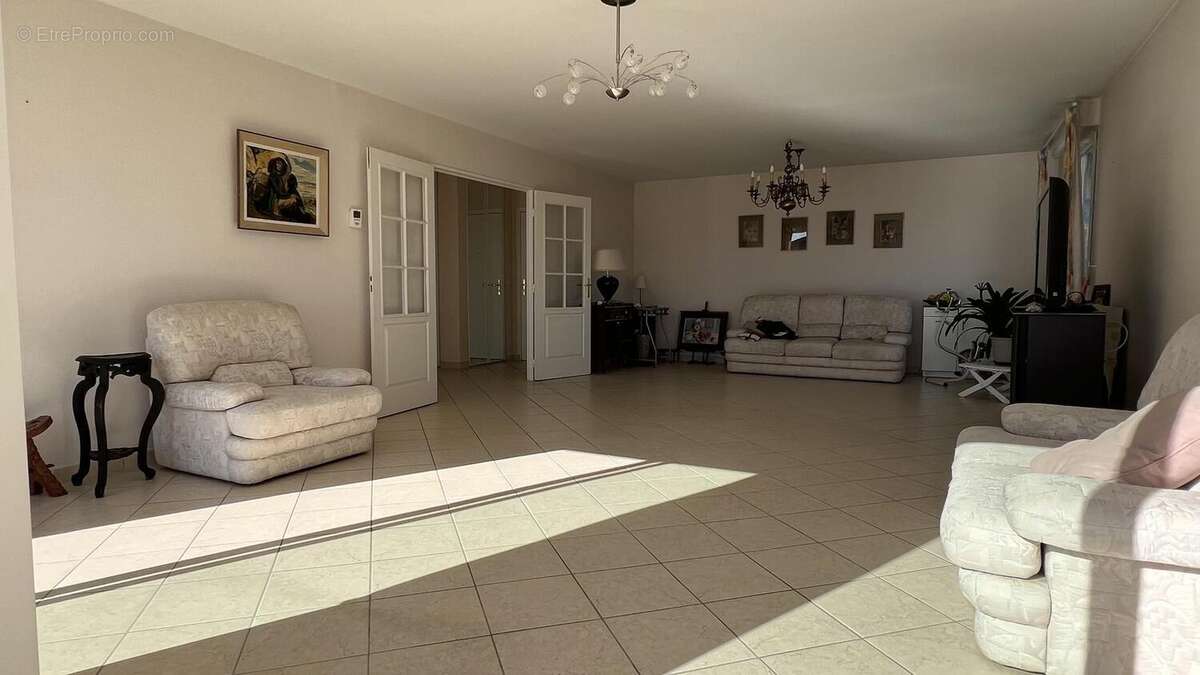 Photo 3 - Appartement à LA TOUR-DE-SALVAGNY