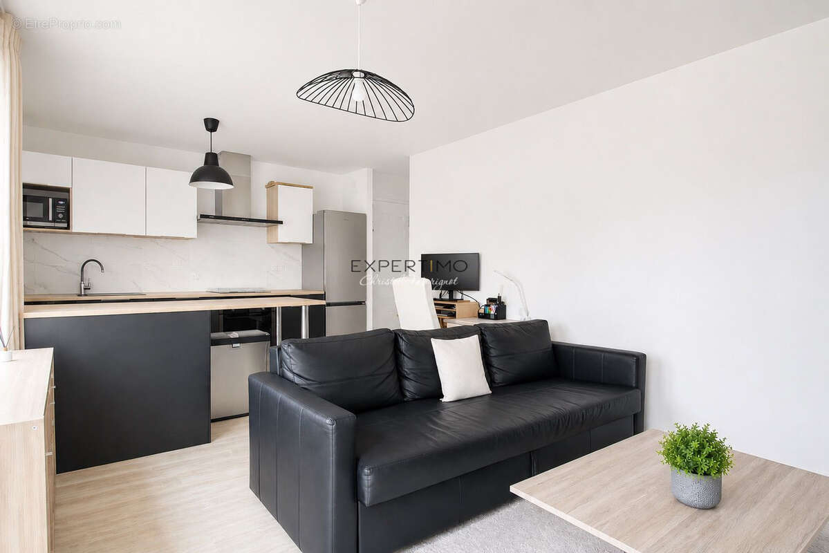 Appartement à SAINT-THIBAULT-DES-VIGNES
