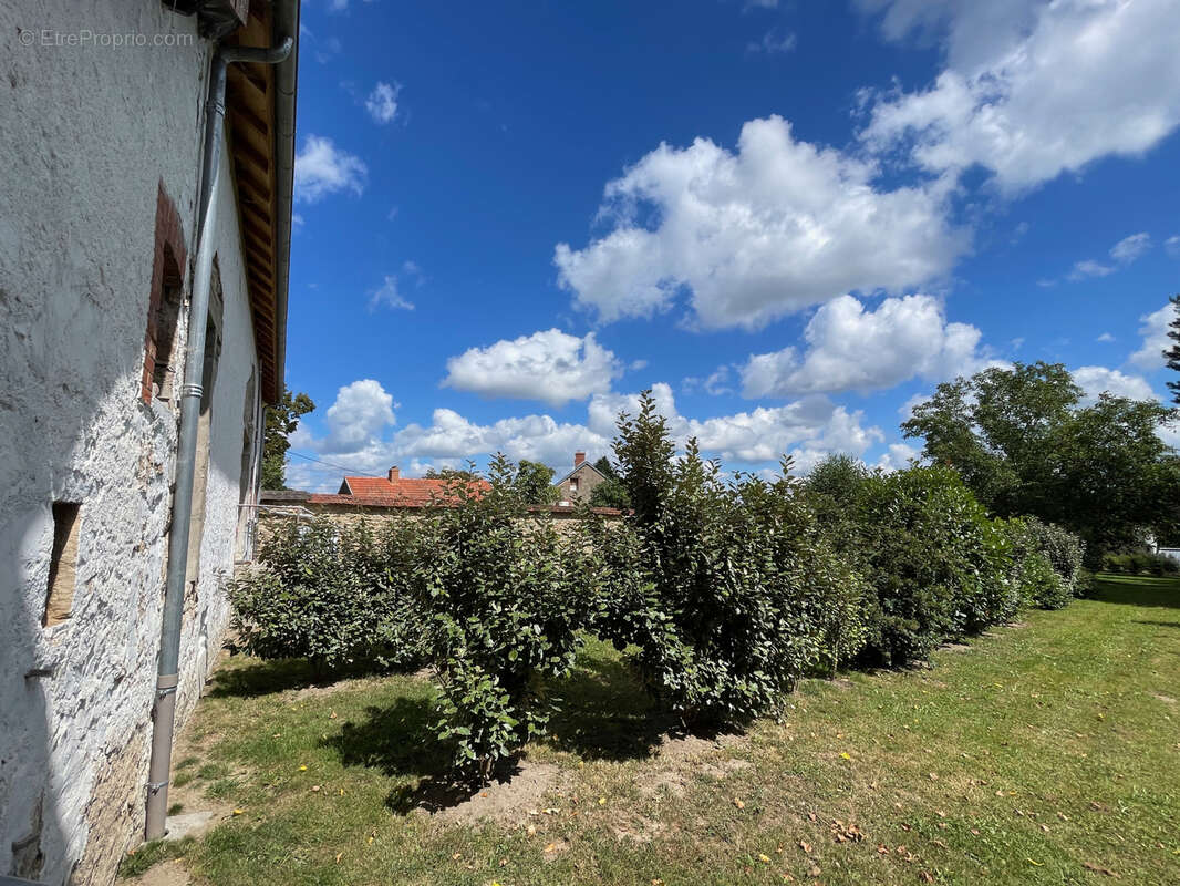 Maison à SAINT-MARCEL-EN-MARCILLAT