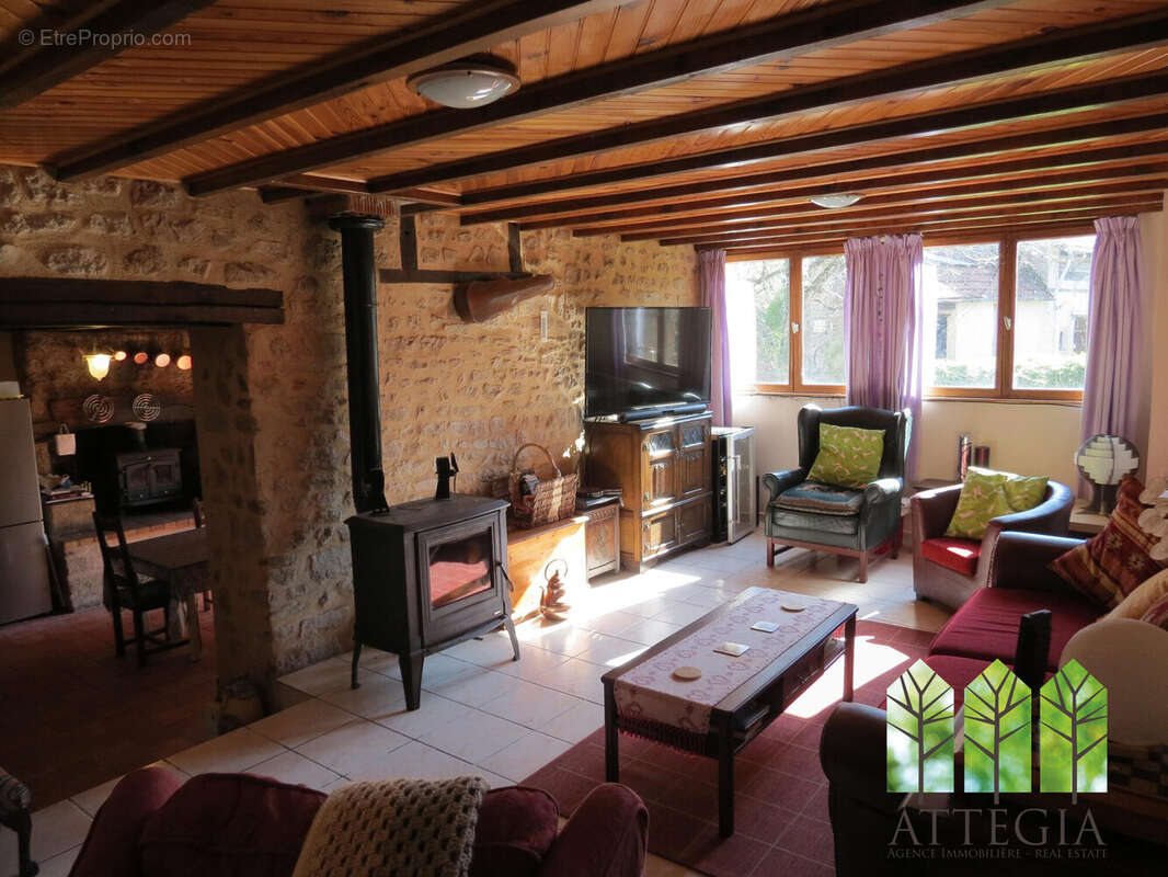 Maison à ROCHES