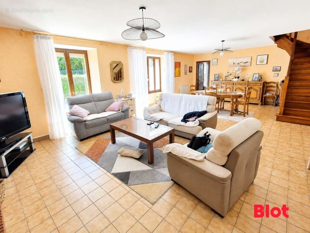 Maison 167 m² à Thorigne-Fouillard  - photo 3