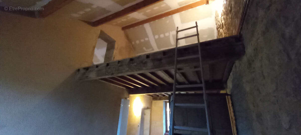 Maison à SAINT-PIERRE-BELLEVUE