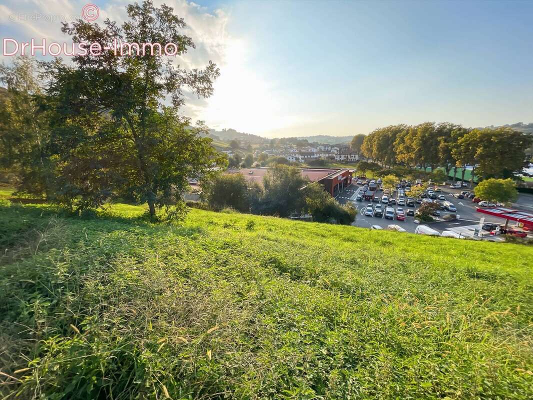 Terrain à HASPARREN