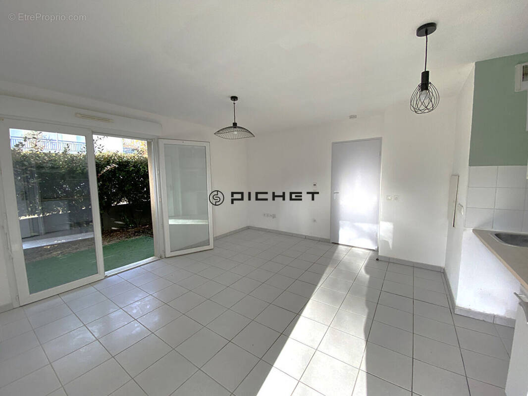 Appartement à MONTUSSAN