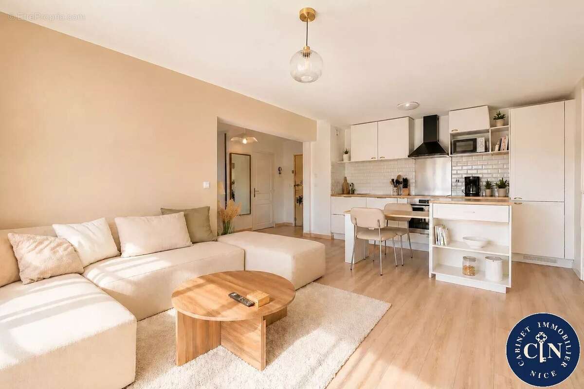 Appartement 65 m² à Nice  - photo 2