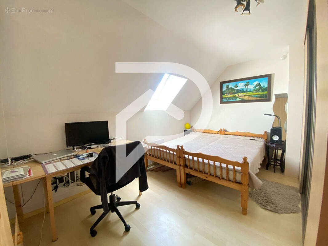 Maison à LE PLESSIS-BELLEVILLE