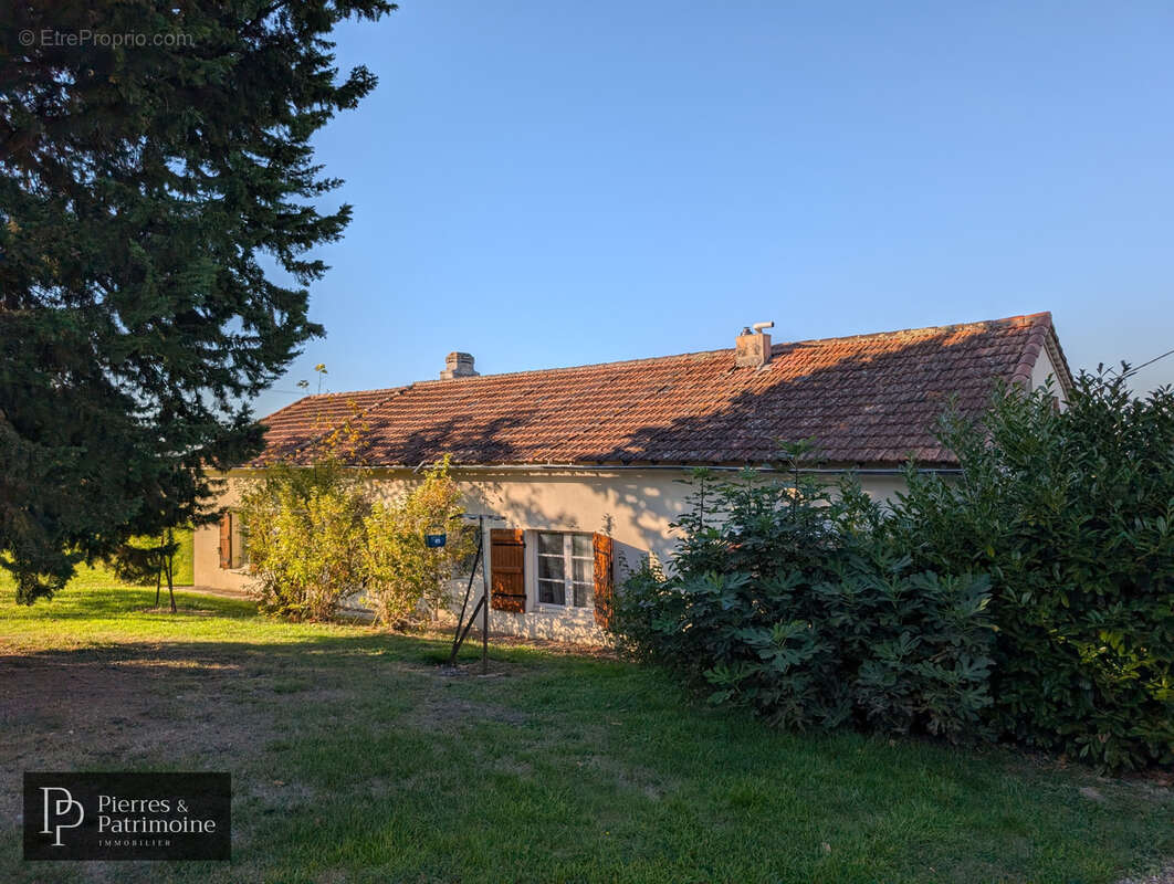 Maison à MEZIN