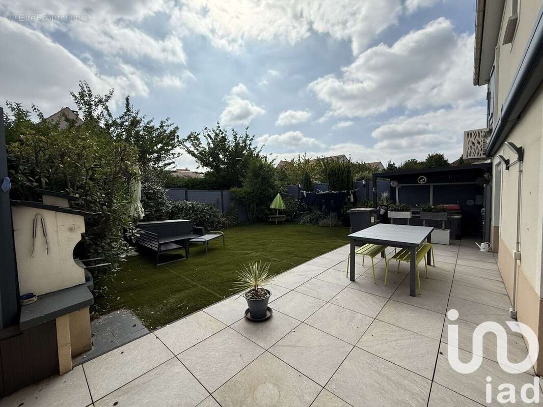 Photo 4 - Maison à SAVIGNY-LE-TEMPLE