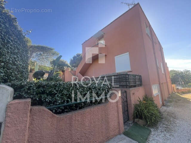 Appartement à SIX-FOURS-LES-PLAGES