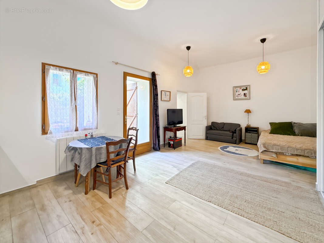 Appartement à MARSEILLE-7E