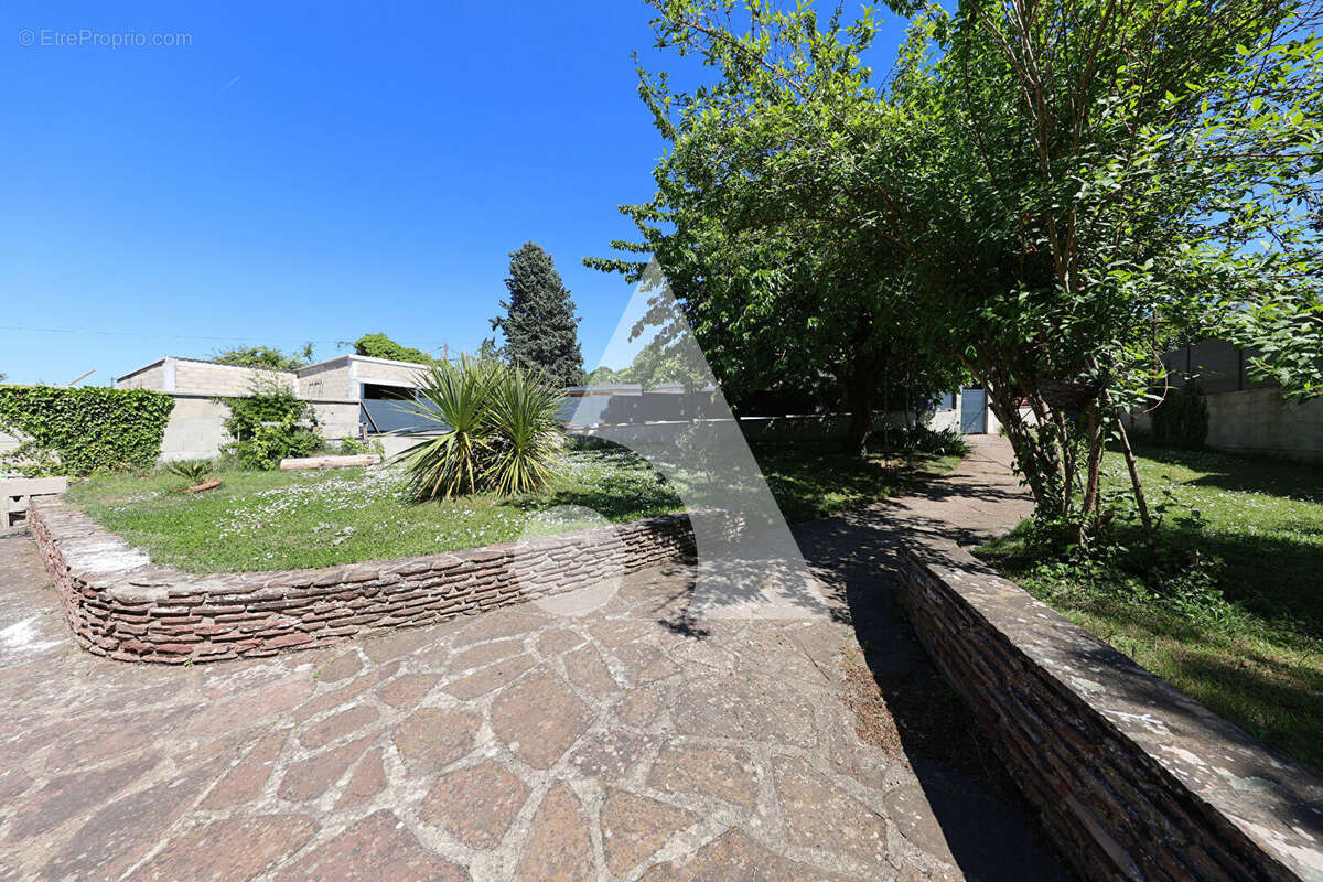 Maison à SAINTRY-SUR-SEINE