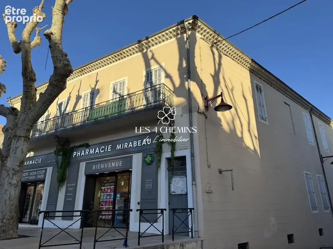 Trets Centre-Ville - T2 de 47 m2 - photo 2