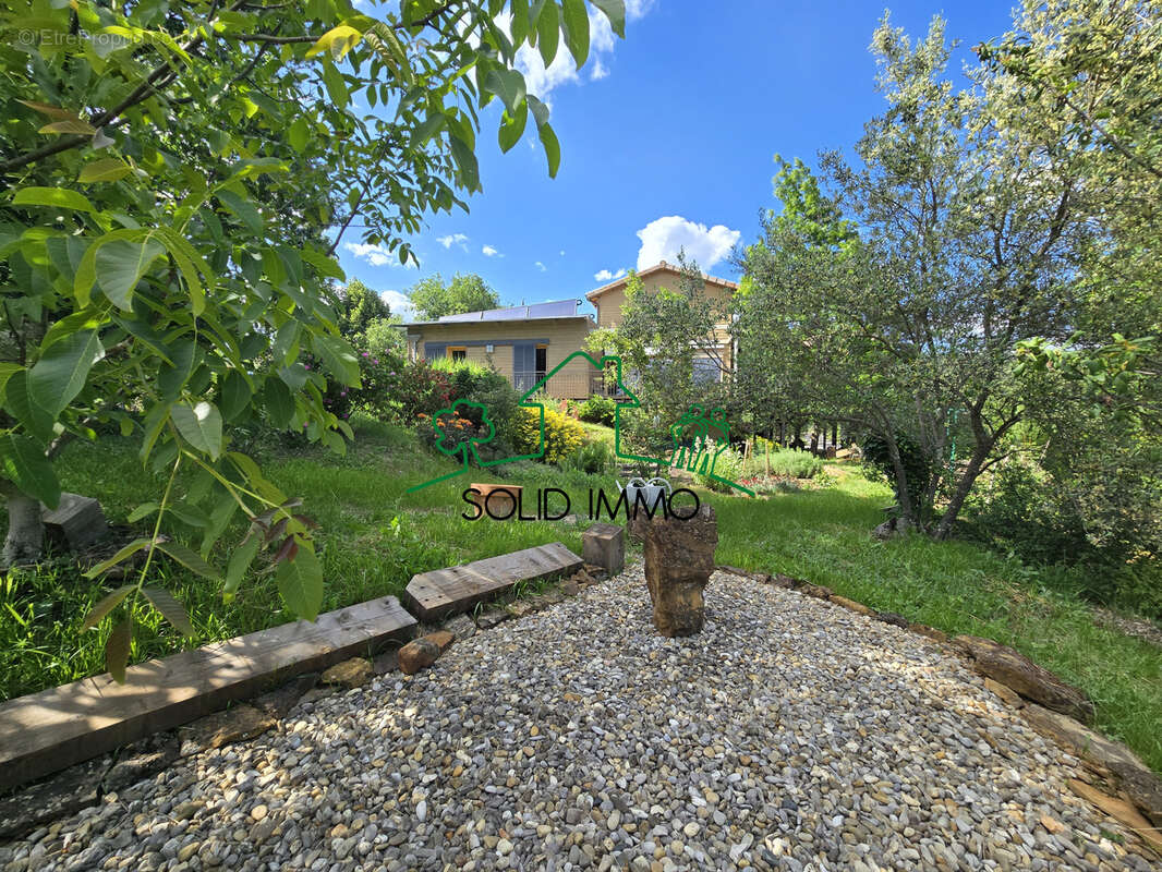 Maison à VINEZAC