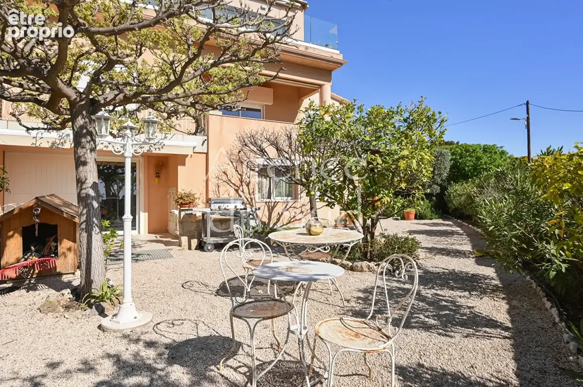 CASSIS - VUE MER ET CAP CANAILLE - Appartement type 2 avec jardin. - photo 5