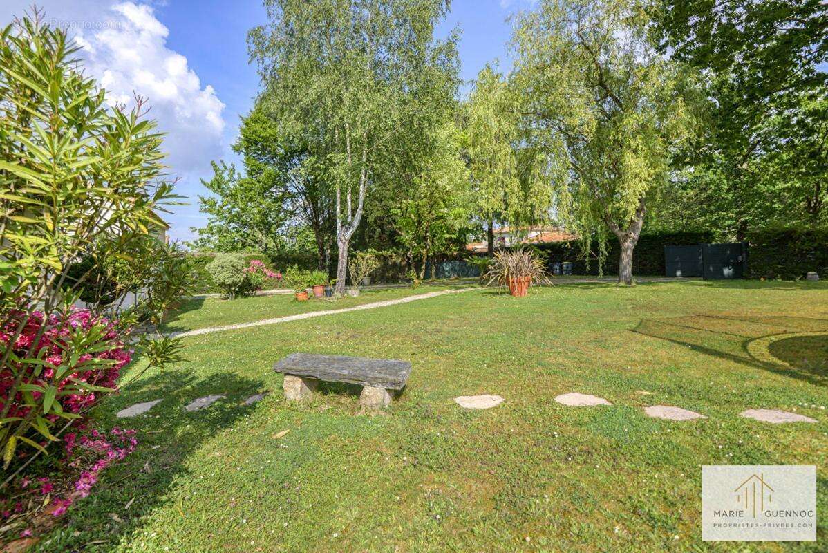 Propriété de 200m2, 7 pièces avec piscine sur Basse-Goulaine - photo 11