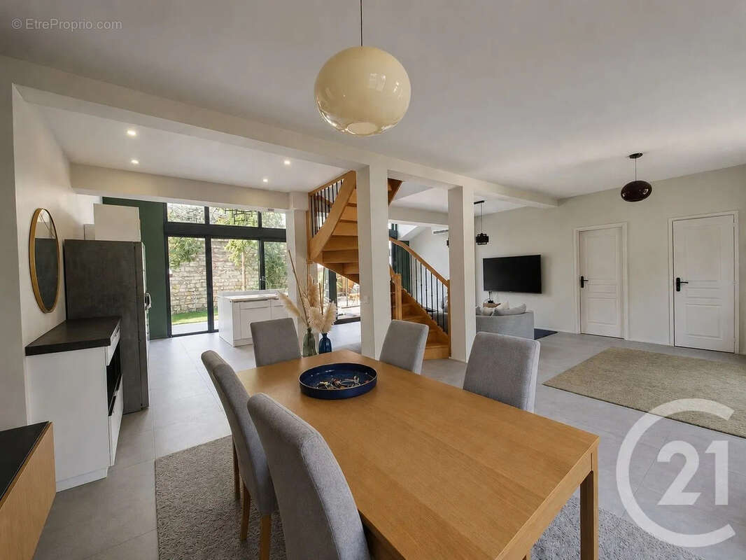 Maison 115 m² à Saint-Maur-Des-Fosses  - photo 4