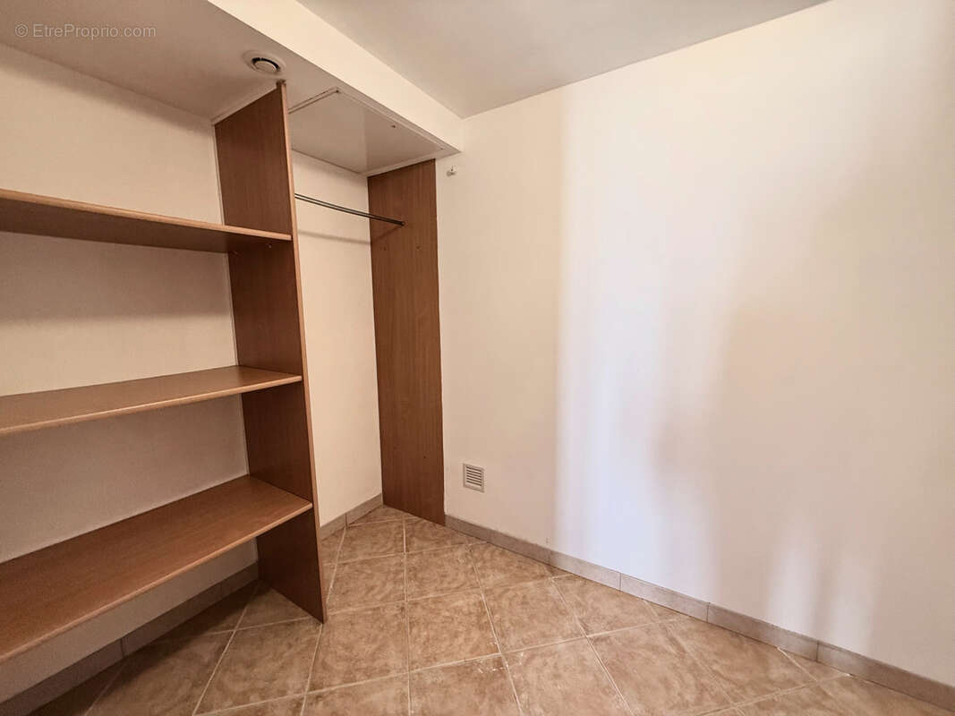 Appartement à LE ROVE