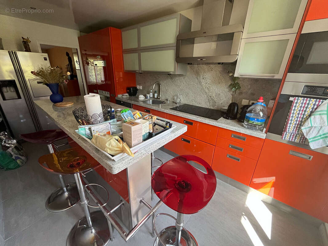 Rare à la vente 5 pièces 160 m² au calme traversant 2 balcons - photo 4