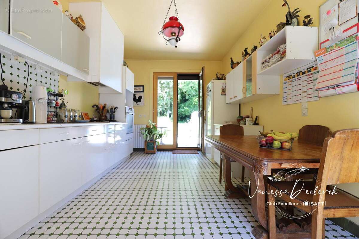 Photo 2 - Maison à LE VAL-SAINT-GERMAIN